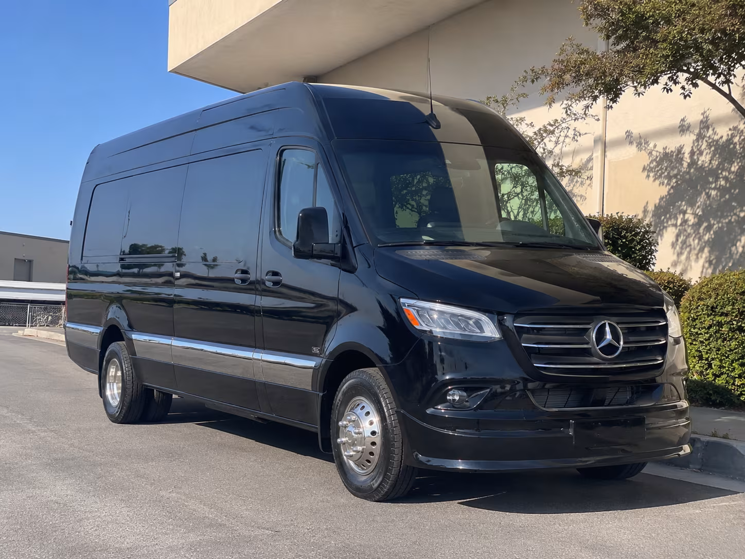 bus rental options for lincoln trips